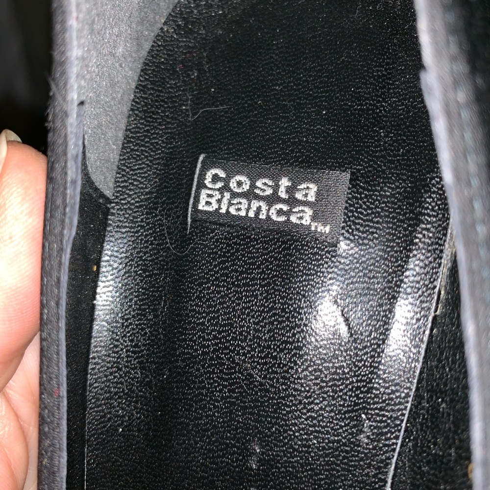 Shoes - Picture 5 of 6